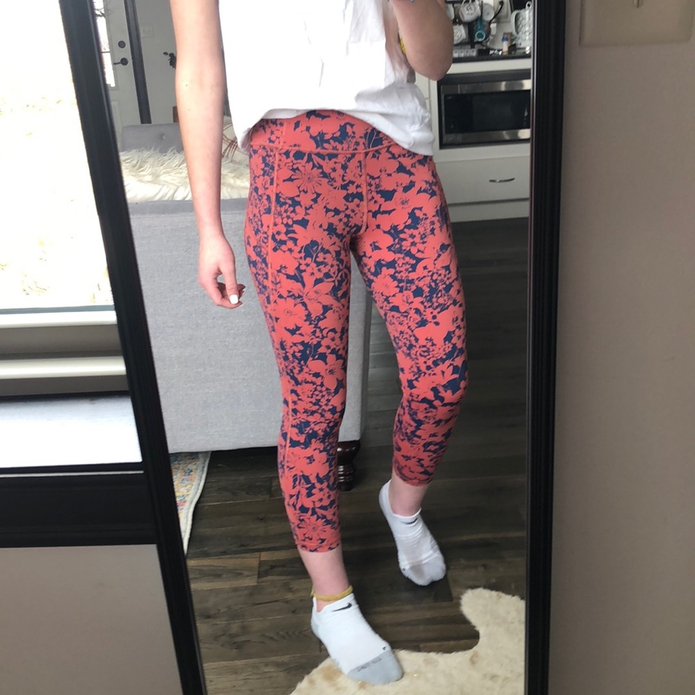 Size 6 lululemon leggings